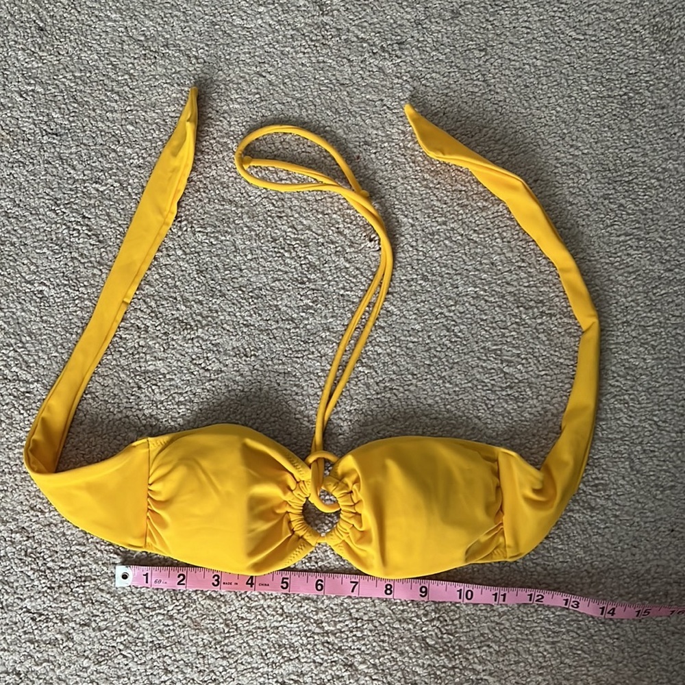 Women’s Bikini Swimsuit Top Size XS Beach Pool Swim NWOT